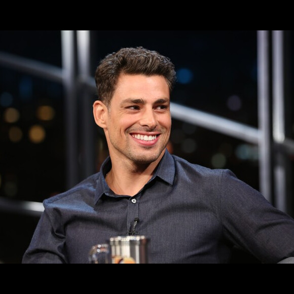 Cauã Reymond opta por discrição com vida pessoal: 'Nunca fui de grandes multidões'