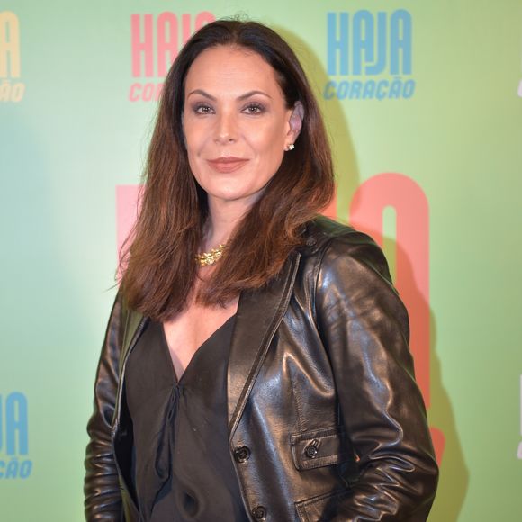Isis Valverde foi comparada com atriz Carolina Ferraz em foto no Instagram