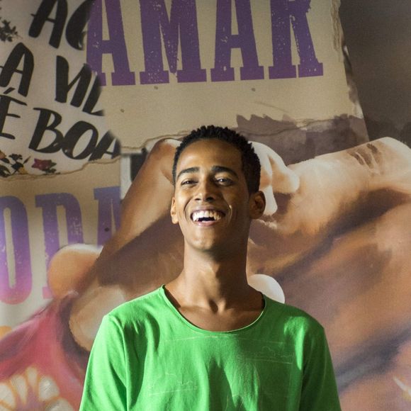 Serginho (João Pedro Oliveira) – Neto de Margarida e irmão mais velho de Camelo. Ajuda sua vo das maneiras possíveis. Gosta de rap e apresentou esse universo ao irmão. Os dois se respeitam, mas o irmão não aceita o fato de Serginho ser homossexual. Vai conhecer Guga (Pedro Alves) e iniciar uma amizade com ele na nova 'Malhação - Toda Forma de Amar'
