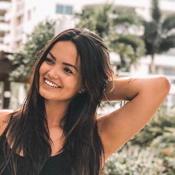 Suzanna Freitas admitiu ter colocado botox ao compartilhar fotos suas de 2009 e 2019
