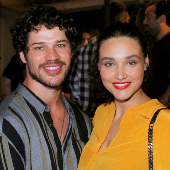 Débora Nascimento e José Loreto viajaram juntos para a Região Serrana do Rio no mês passado após o fim do casamento de quase 4 anos