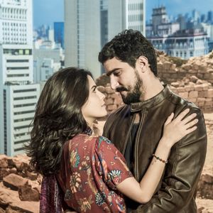 Laila (Julia Dalavia) será usada como isca para pegarem Jamil (Renato Góes) na novela 'Órfãos da Terra'.