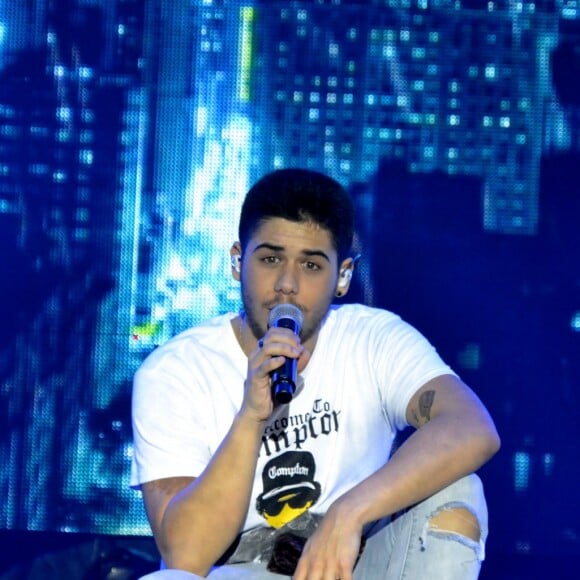 Zé Felipe postou foto com Isabella Arantes, bailarina que já foi apontada como affair de Neymar