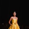 Cor vibrante no vestido da coleção de Fátima Scofield: amarelo está em alta!