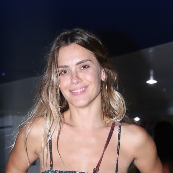 Carolina Dieckmann contou ter sido difícil a distância do filho Davi ao se mudar para os EUA