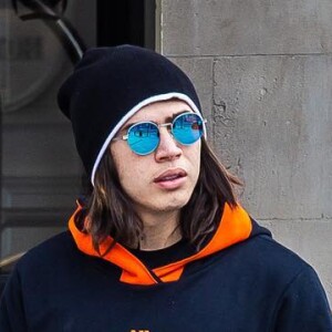 Whindersson Nunes tranquilizou fãs após passar por cirurgia de emergência