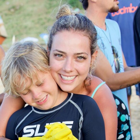 Carol Dantas foi perguntada porque mantinha babá para Davi Lucca, de 8 anos