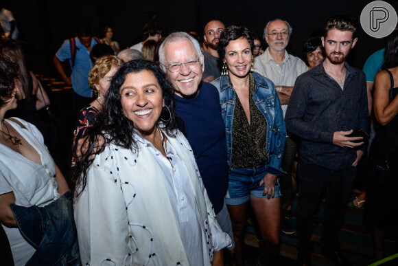 Regina Casé recebeu ainda Nelson Motta ao estrear peça no Rio