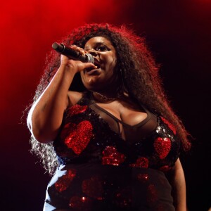 A cantora Jojo Todynho rebateu críticas sobre sua cirurgia estética