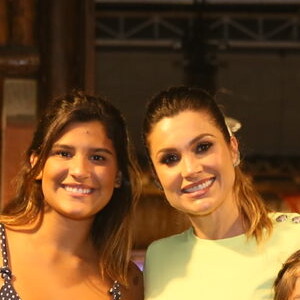 Flávia Alessandra gravou vídeo com a filha Giulia Costa e elas voltaram a chamar atenção pela semelhança