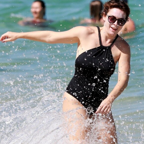 Regiane Alves se divertiu na praia com os filhos João Gabriel e Antonio na tarde deste domingo, 28 de abril de 2019