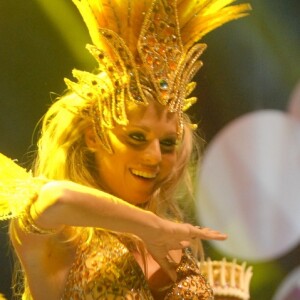 Carol Bittencourt durante gravação da vinheta de carnaval da Globo em 2011