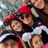 Rodrigo Faro, a mulher, Vera Viel, e as filhas, Clara, Maria e Helena,estão passando dias na Disney