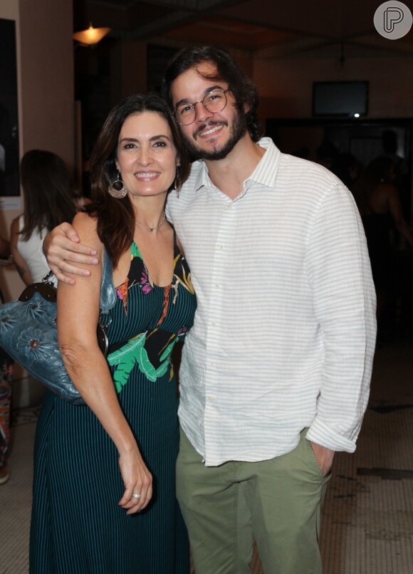 Fátima Bernardes e Túlio Gadêlha estiveram na peça de Ícaro Silva no Rio de Janeiro