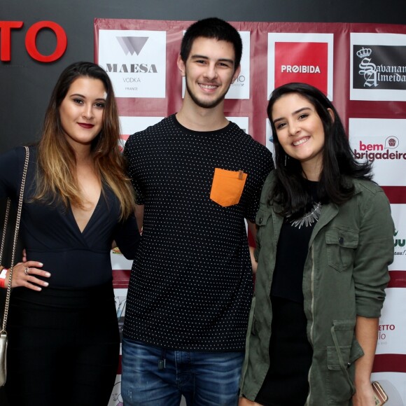 Fátima Bernardes é mãe de Vinícius, Beatriz e Laura