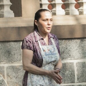 Judite (Isabela Garcia) vai se suicidar no fim de 'O Sétimo Guardião'