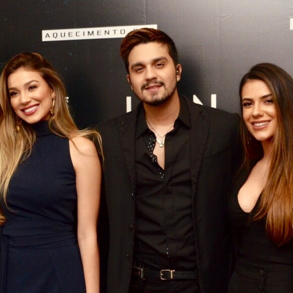 Luan Santana recebeu a namorada, Jade Magalhães, e a irmã, Bruna Santana, em show na noite desta sexta-feira, 17 de maio de 2019