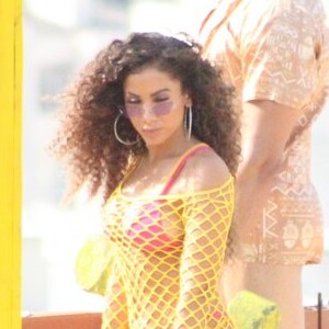 Anitta aliou procedimentos de massagem modeladora com fisioterapia antes de gravar clipe