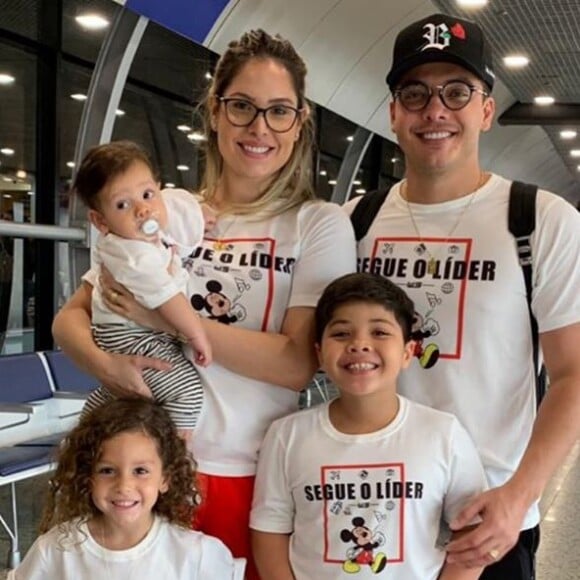 Wesley Safadão tem ajuda da mulher, Thyane Dantas, e dos filhos mais velhos na hora de escolher os seus looks para shows