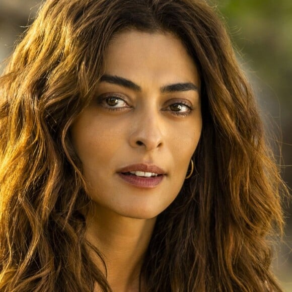 Juliana Paes vive a mocinha Maria da Paz da novela 'A Dona do Pedaço'