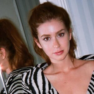 Look de Marina Ruy Barbosa combina peças com animal print nesta terça-feira, dia 21 de maio de 2019