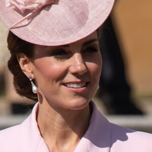 Veja os detalhes do look de Kate Middleton em evento no jardim da realeza