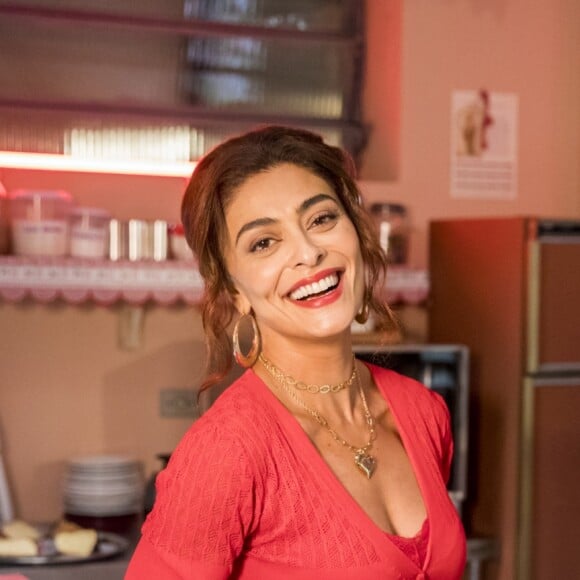 'A Maria da Paz tem máscaras. Em determinados ambientes ela se comporta de um jeito, sozinha ela é a Maria da Paz que sofre, que chora', explicou Juliana Paes