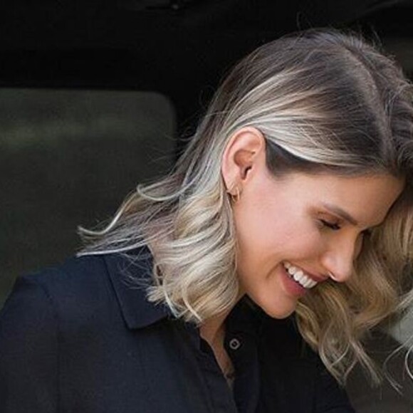 Andressa Suita aposta em mood all black com acessórios grifados nesta segunda-feira, dia 03 de junho de 2019