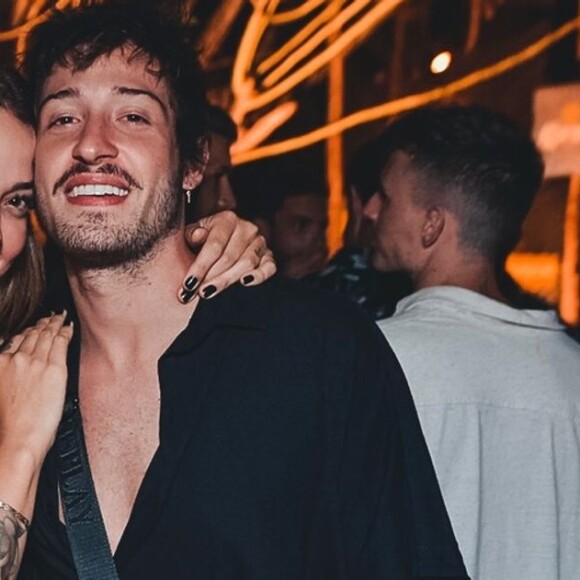 Vinicius Martinez mostrou ultrassom do filho com Carol Dantas