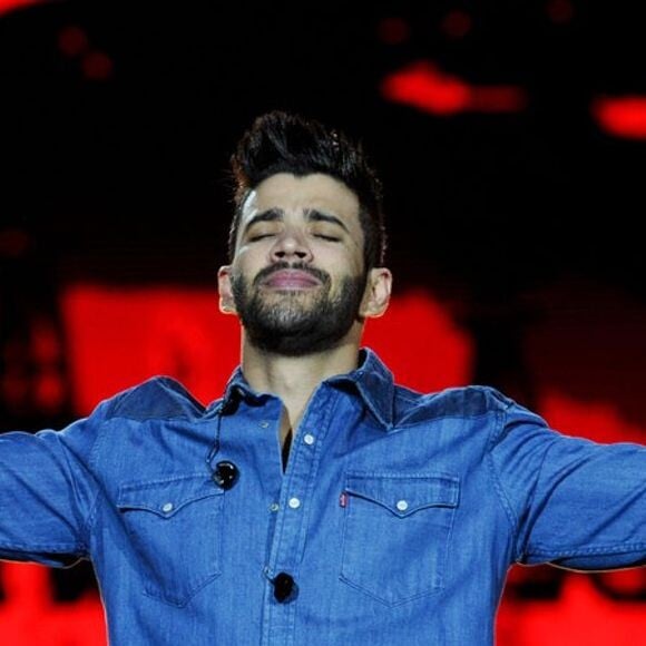 Gusttavo Lima chorou ao homenagear Gabriel Diniz em show em Fortaleza neste sábado, 8 de junho de 2019