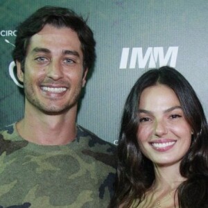 Isis Valverde aparece em foto com marido nesta segunda-feira, dia 10 de junho de 2019