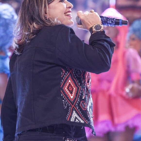 'Desculpa, Anitta foi sem querer! Coloquei que você estava grávida! Aí, meu Deus! Te amo', disse Roberta Miranda