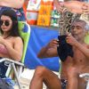 Nova namorada de Romário acompanhou o ex-jogador em dia de praia neste feriado de Corpus Christi, 20 de junho de 2019
