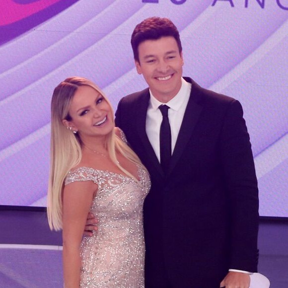 Eliana dá 'bronca' em Rodrigo Faro após receber unfollow no Instagram