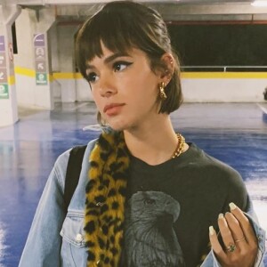 Bruna Marquezine explica por que não dá 'parabéns' aos amigos na web: 'Preguiça'