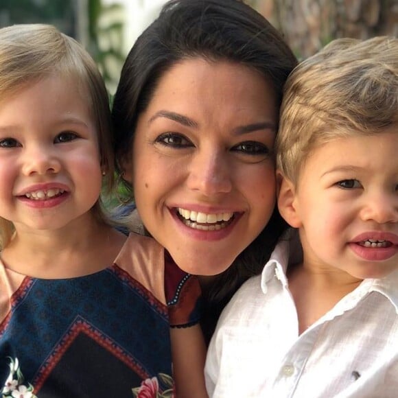 Thais Fersoza elogia comportamento do filho, Teodoro, no cabelereiro: 'Um rapaz'