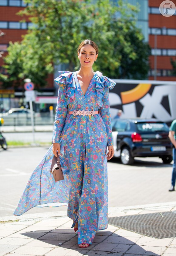 Vestido floral: na semana de moda de Berlim, o look floral com mangas longas também foi hit