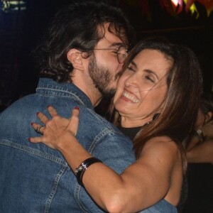 Fátima Bernardes e Túlio Gadêlha se divertiram neste fim de semana em uma festa junina promovida pela apresentadora do programa 'Encontro'