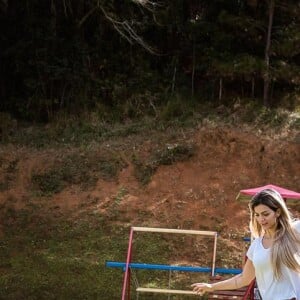 Kelly Key até arriscou praticar slackline em seu fim de semana 