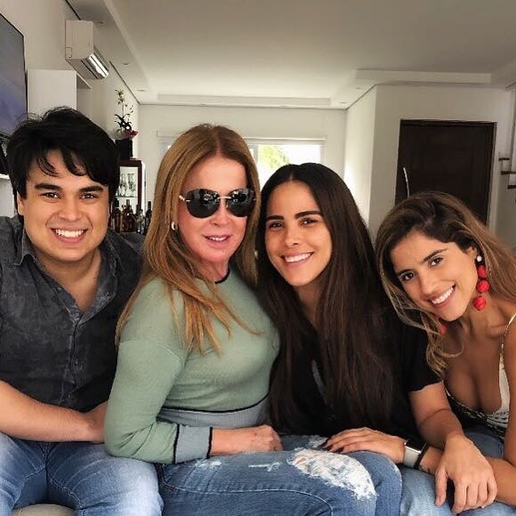 Zilu é comparada com Wanessa Camargo nesta quinta-feira, dia 11 de julho de 2019