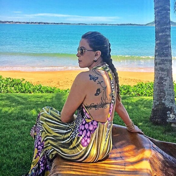 Zilu é comparada com Wanessa Camargo em foto e impressiona fãs com tatuagem nesta quinta-feira, dia 11 de julho de 2019