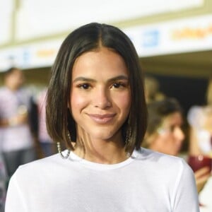 Bruna Marquezine mantém o corte renovado com idas frequentes ao cabeleireiro