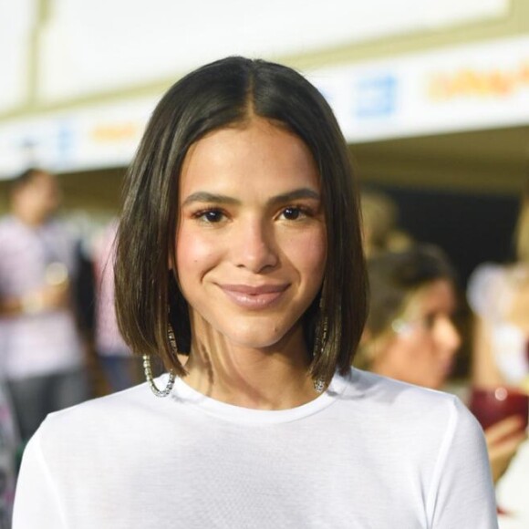Bruna Marquezine mantém o corte renovado com idas frequentes ao cabeleireiro