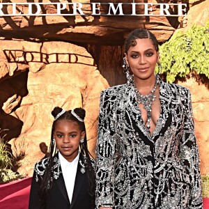 Vestido usado por Beyoncé em clipe de 'Rei Leão' foi feito por 17 pessoas durante 1 semana