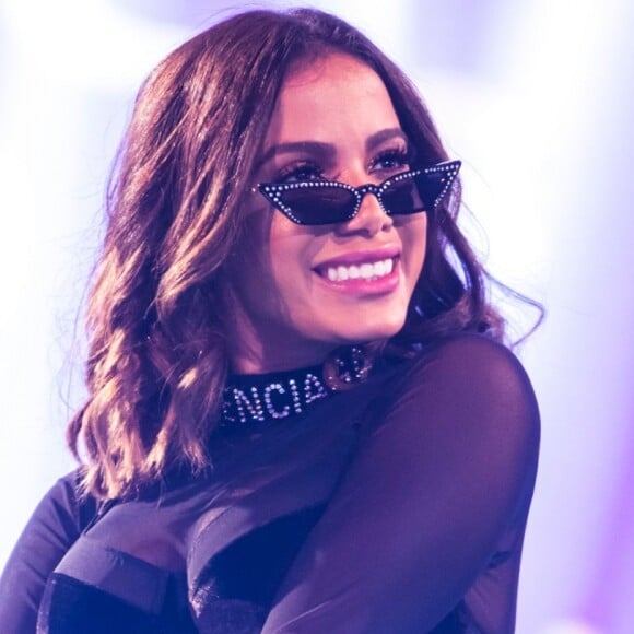 Anitta revelou ter feito curso de massagem nos testículos no Brasil