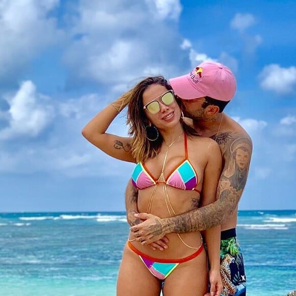 Anitta e Pedro Scooby assumiram o romance em junho de 2019