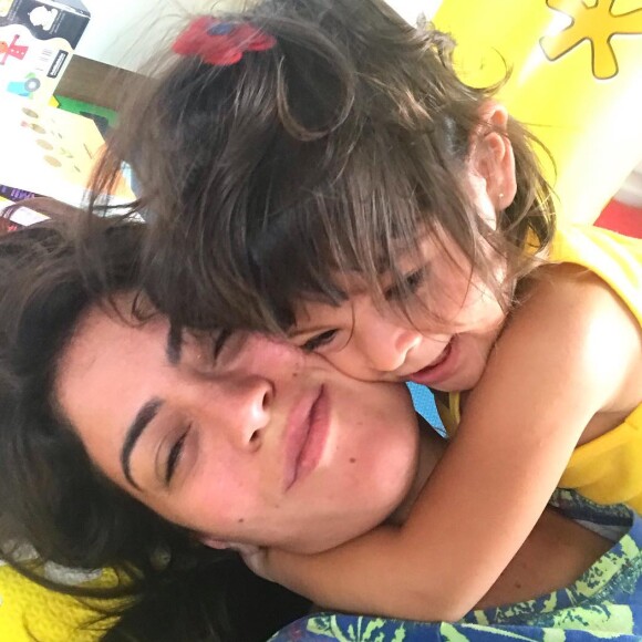 Carol Castro é mãe da pequena Nina, de quase 2 anos