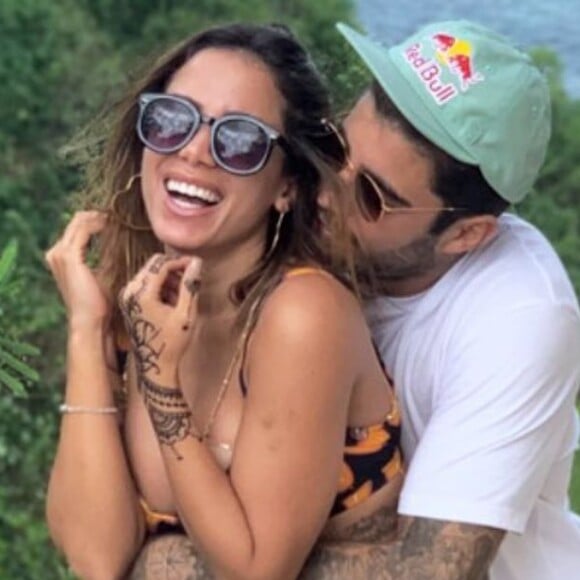 Anitta e Pedro Scooby se divertem em festa nesta terça-feira, dia 30 de julho de 2019