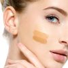 A base de maquiagem nas peles oleosas pode ter cobertura média ou alta e efeito matte