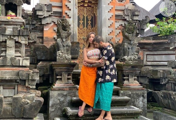 Anitta e Pedro Scooby assumiram namoro durante viagem a Bali
